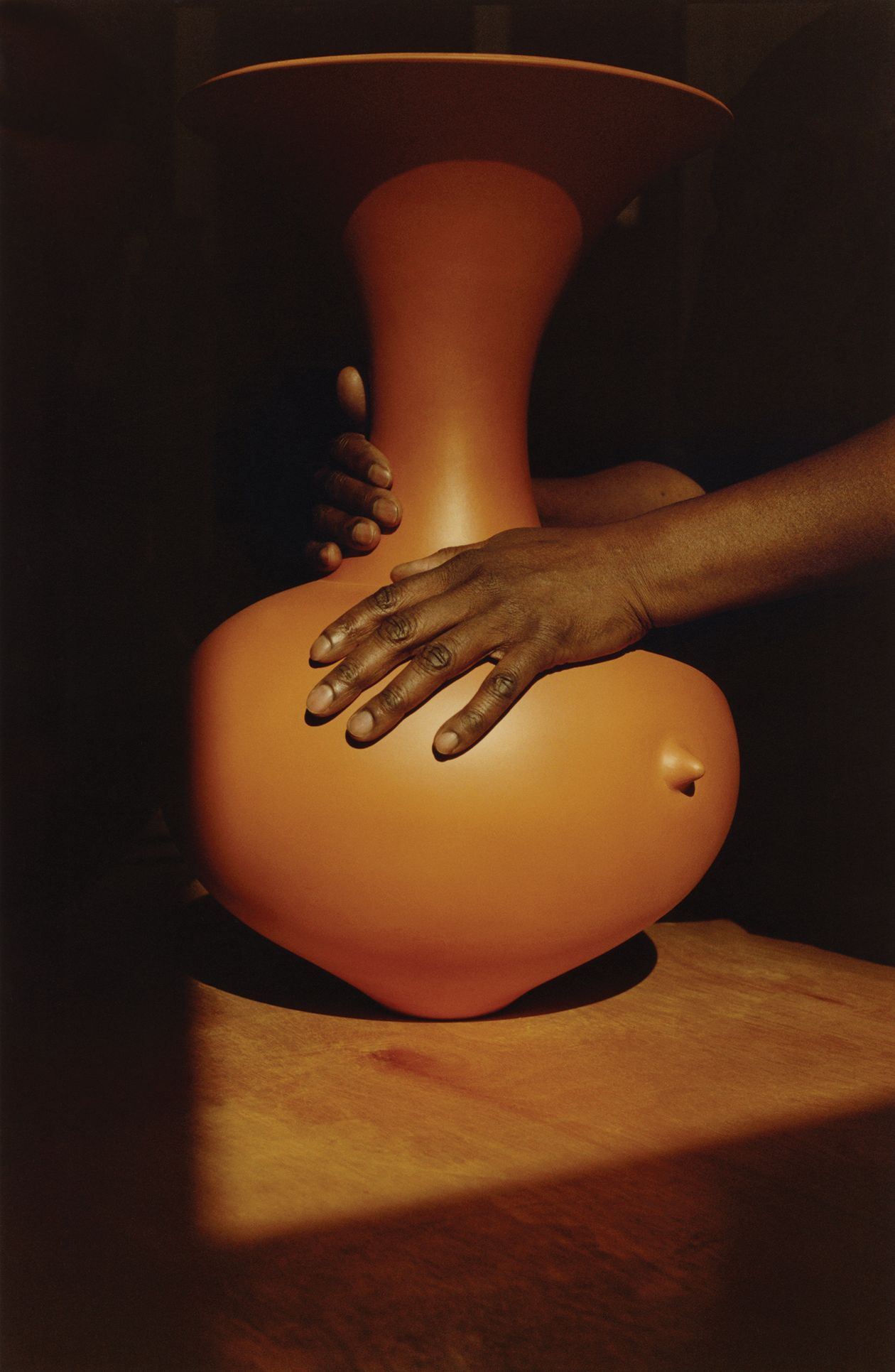 Artist Profile | Magdalene Odundo | A Major Record-Setting Ceramic Artist Returns to the US