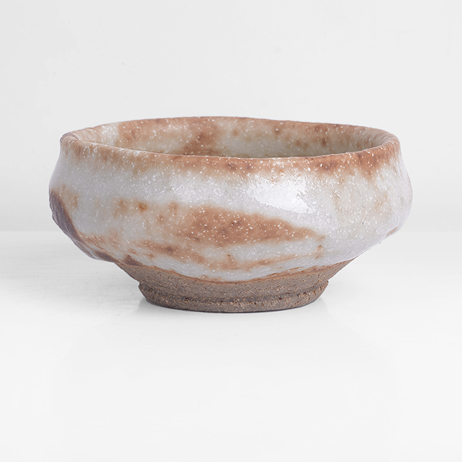 A shino guinomi made by Sakai Kobu sold at auction by Maak