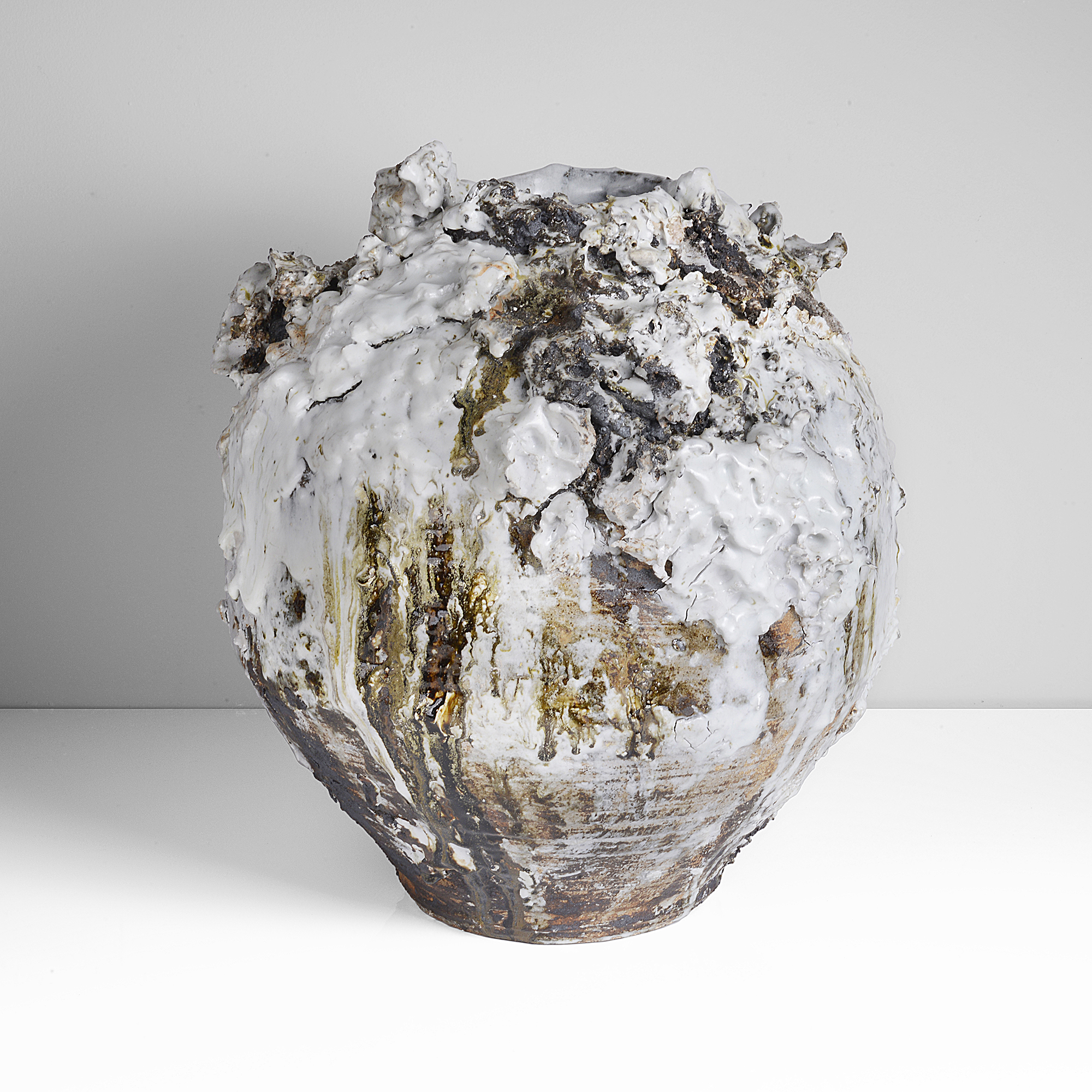 A stoneware moon jar made by Akiko Hirai in 2017