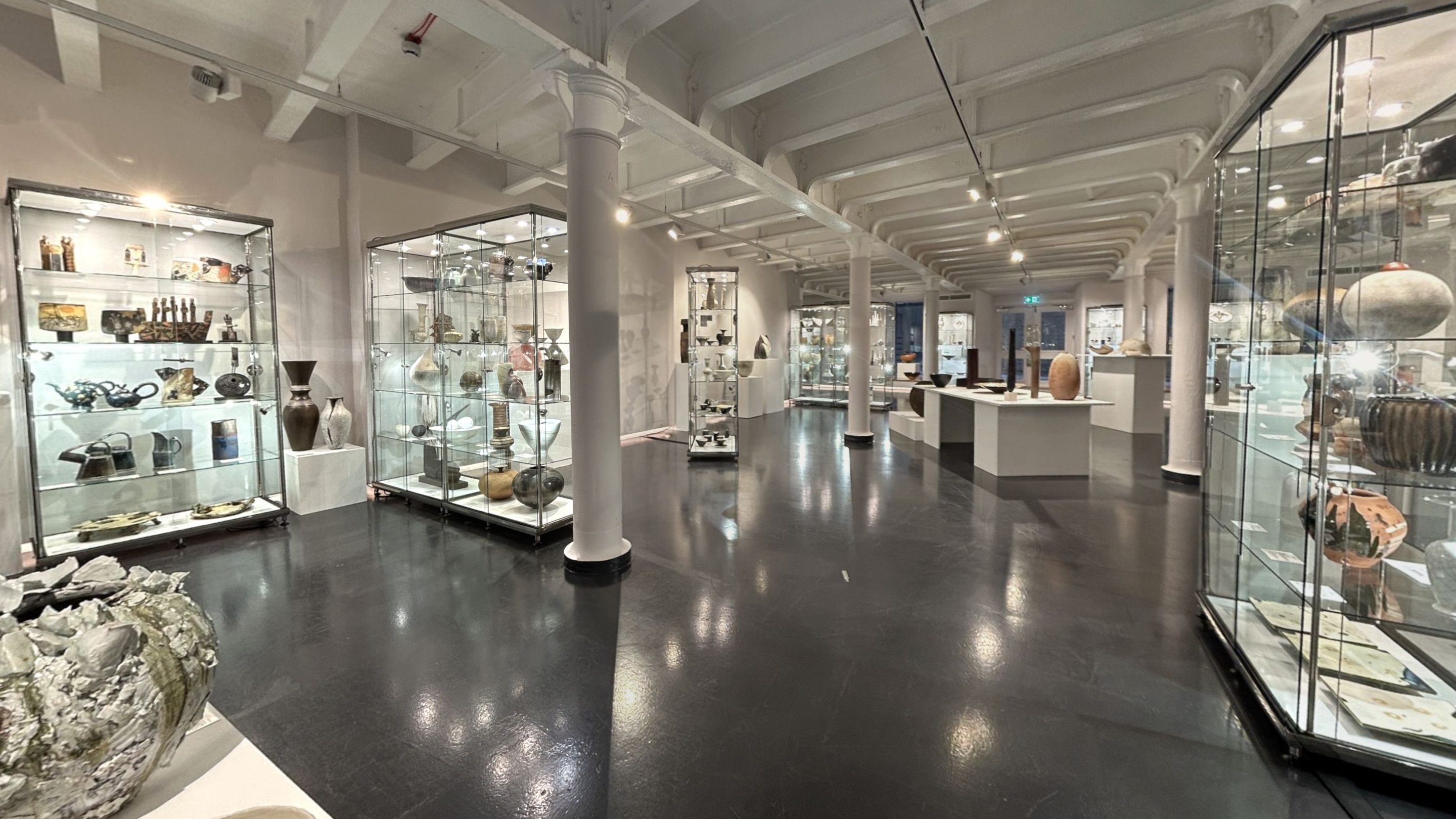 Virtual Viewing | Contemporary Ceramics Auction