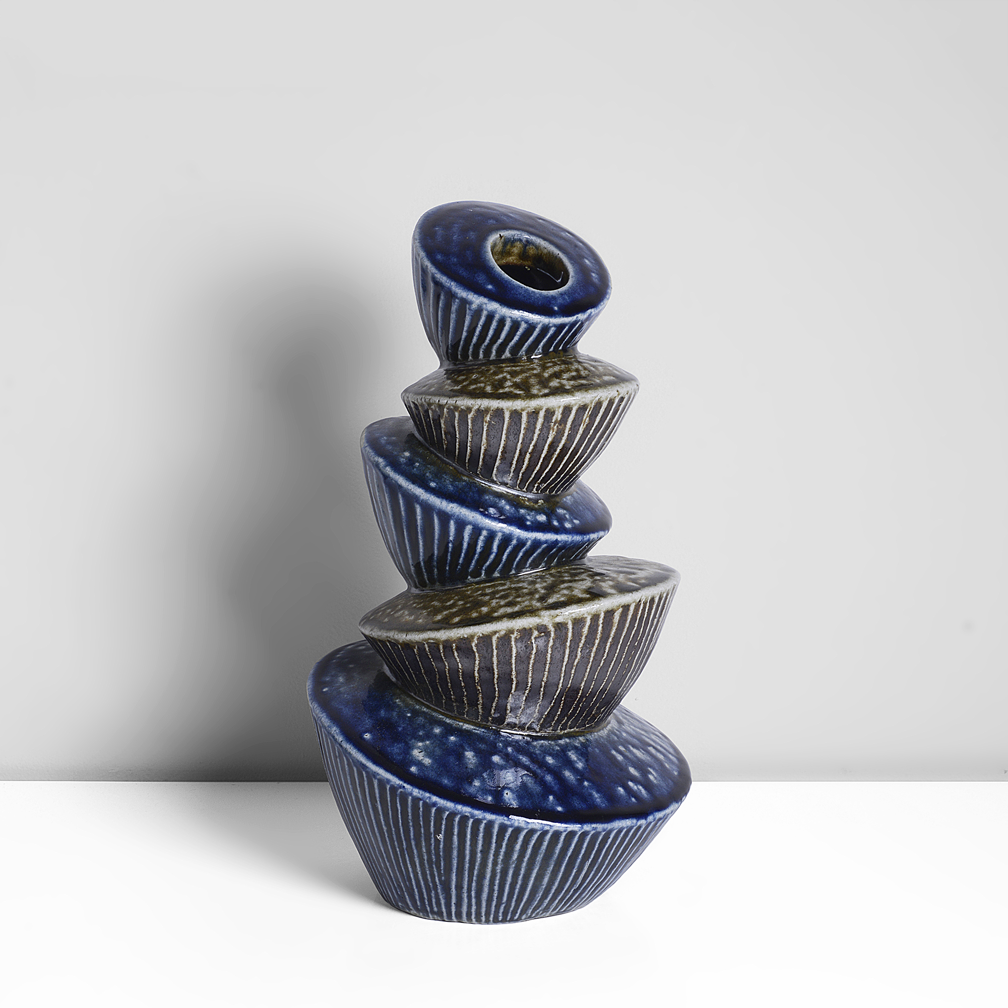 A stoneware vase made by Hamada Tomoo sold at auction by Maak